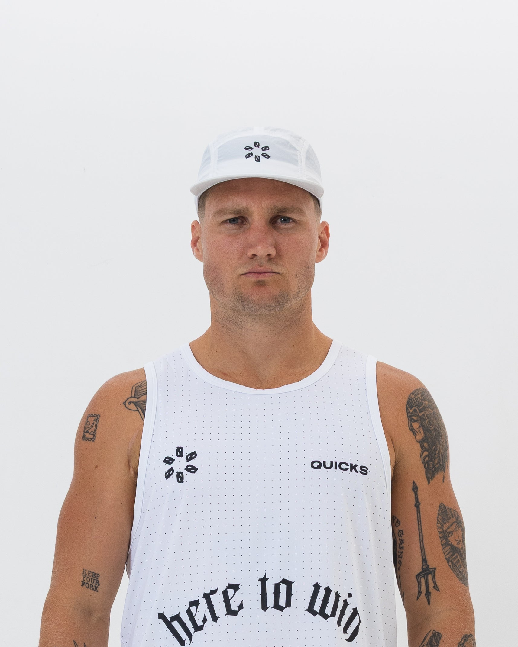 QUICKS INSIGNIA RUNNING CAP - WHITE